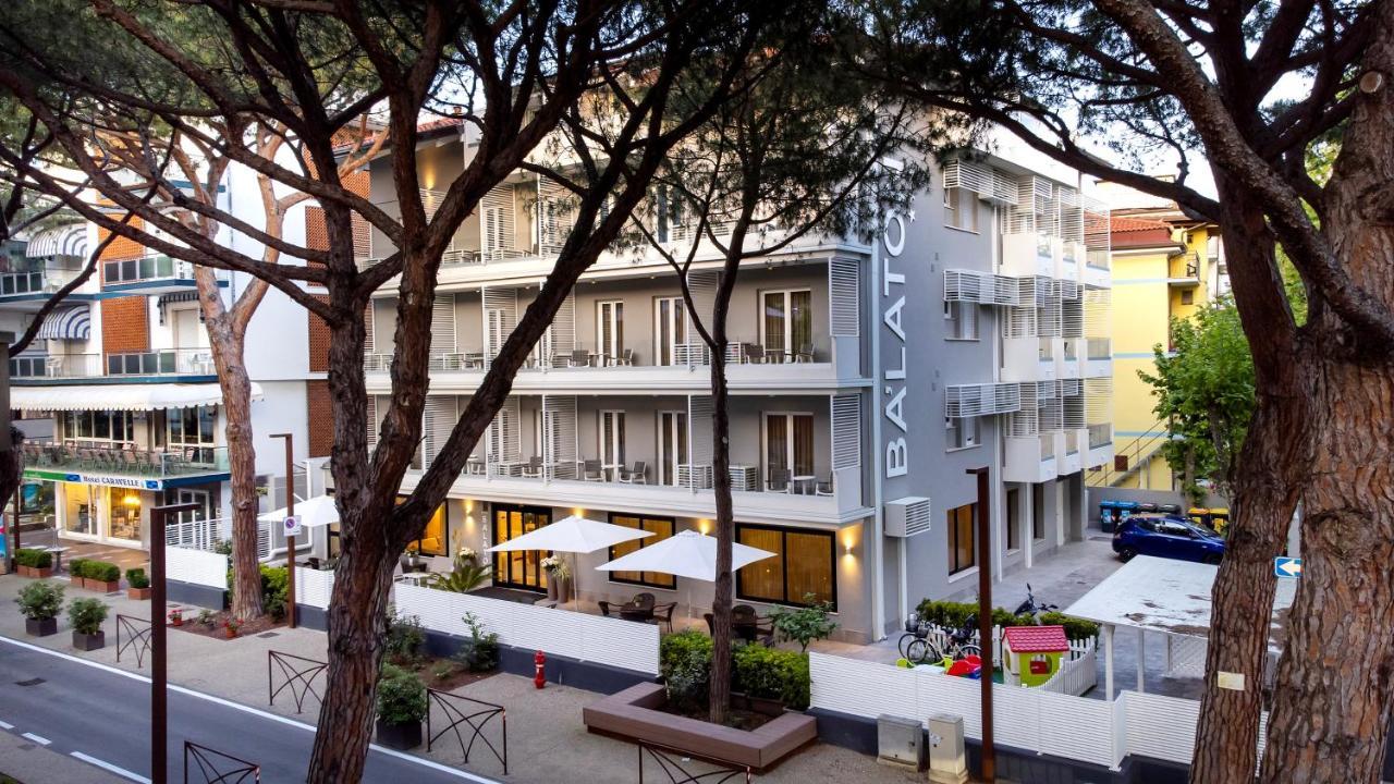 Hotel Balaton Riccione Esterno foto