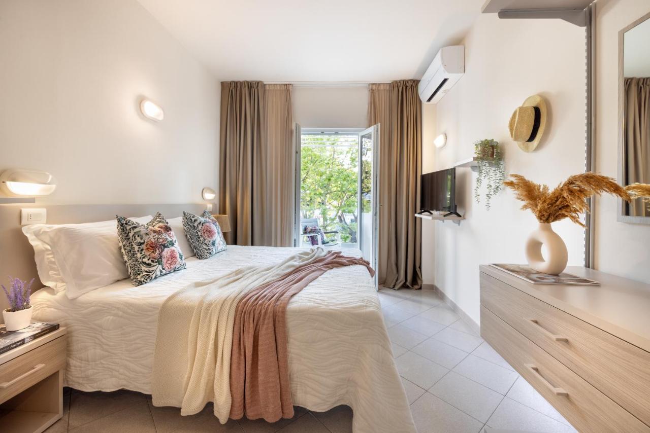 Hotel Balaton Riccione Esterno foto