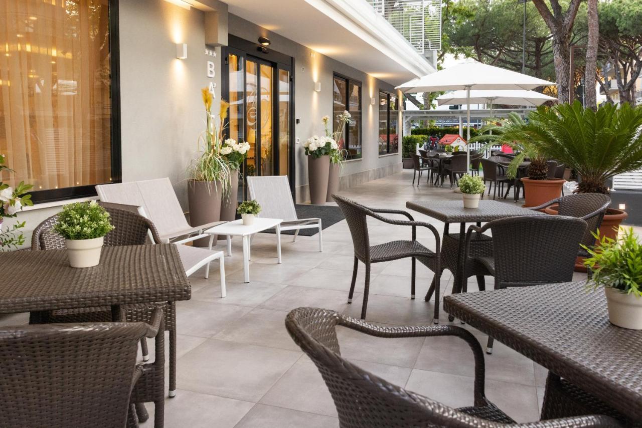 Hotel Balaton Riccione Esterno foto