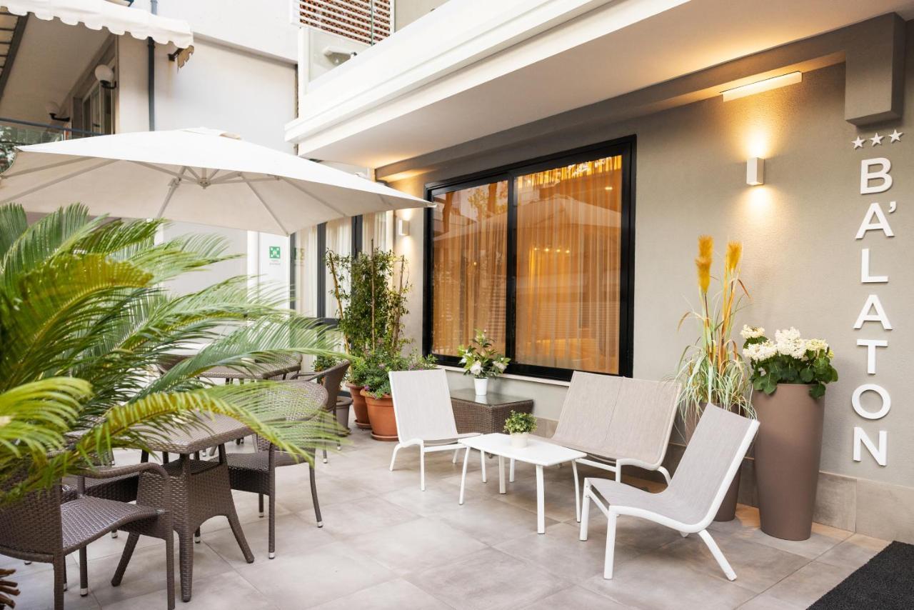 Hotel Balaton Riccione Esterno foto