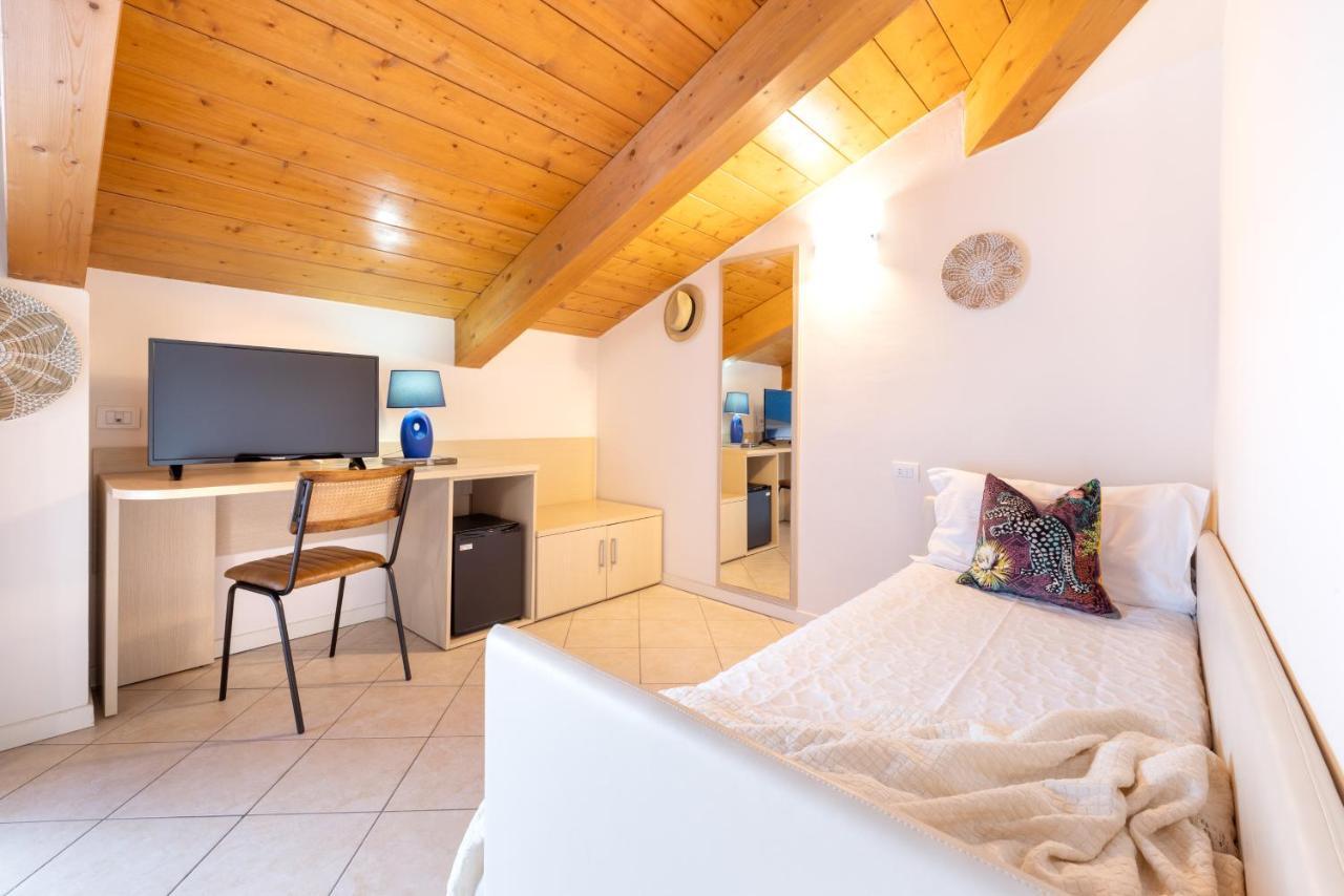 Hotel Balaton Riccione Esterno foto