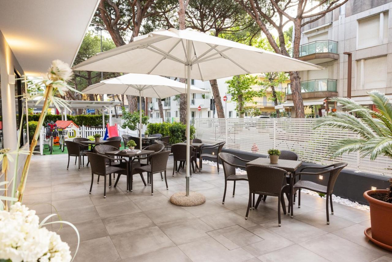 Hotel Balaton Riccione Esterno foto