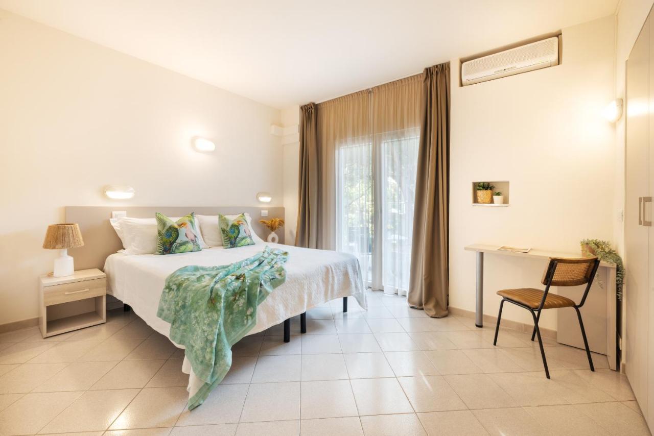Hotel Balaton Riccione Esterno foto